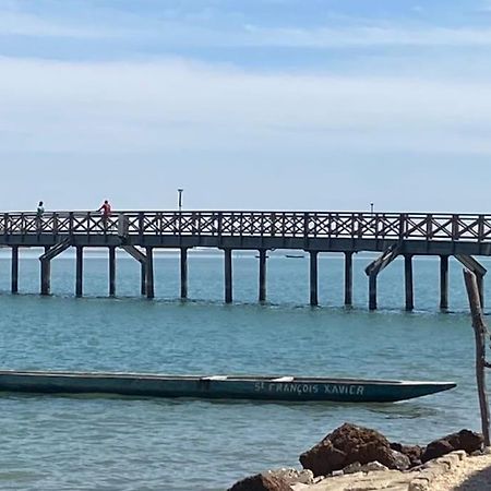 Petite Maison En Bord De Mer Palmarin Nguedj Bagian luar foto
