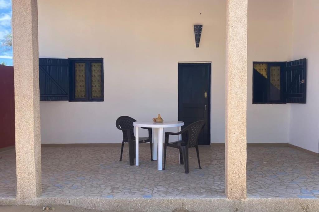 Petite Maison En Bord De Mer Palmarin Nguedj Bagian luar foto
